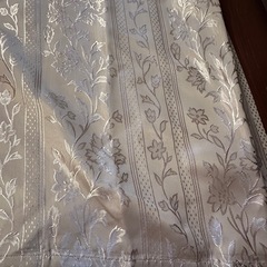 カーテンの画像