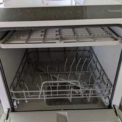 水道いらずのタンク式食器洗い乾燥機「ラクア」の画像