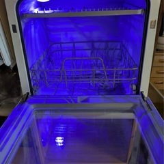 水道いらずのタンク式食器洗い乾燥機「ラクア」の画像