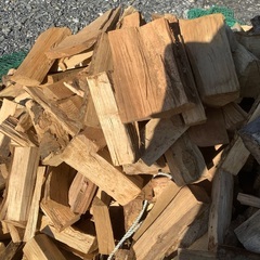 薪、焚き付け、小割りの画像