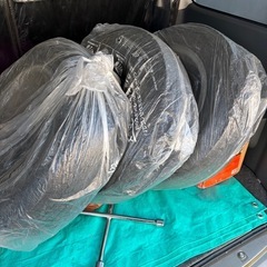 スタッドレスタイヤ&アルミホイール4本セットの画像