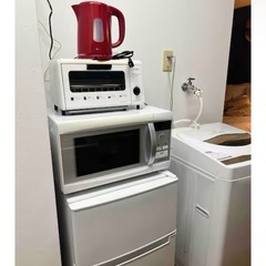 1月3日から1月7日まで引き取りできる方限定 無料譲ります 家電・家具・キッチン用品一式セット（冷蔵庫、ベッド、調理器具ほか）の画像