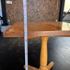 テーブル　机　カフェ　居酒屋　喫茶店の画像