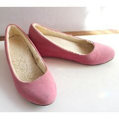 裏ボアのスエード調ピンクのパンプス　２３ｃｍの画像