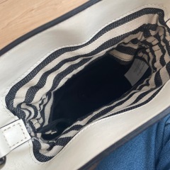 ZARA 白バッグ　肩掛けの画像