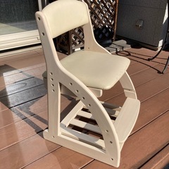 デスクチェアーの画像