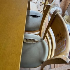 食卓テーブルの画像