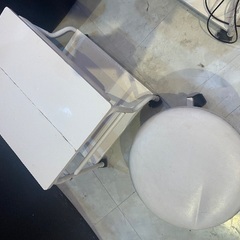 【無料】フット台3台　施術椅子2台　ネイルサロンの画像