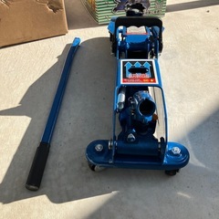 【十字レンチ付けます！】油圧式フロアジャッキ（エマーソン EM-516C）の画像