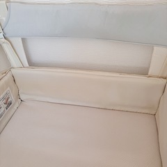 アップリカ ココネルエアー AB ベビーベッド ホワイトグレー
の画像