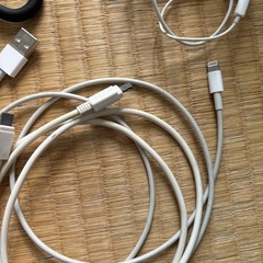 充電ケーブルなどなどの画像