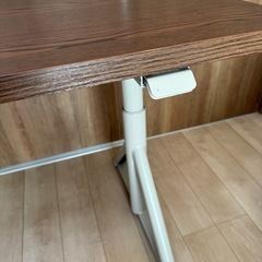 IKEA イドーセン　昇降机の画像