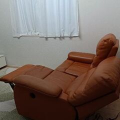 引取りのみ！ニトリ 本革厚革 電動リクライニングソファ 二人掛けの画像