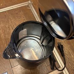 電気ポット　湯沸かしの画像