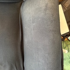 取引終了黒色ソファ(肘置き白くなっちゃってます)の画像