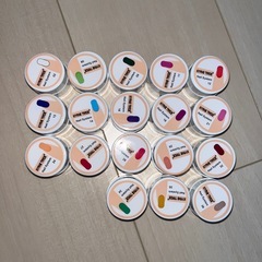 ネイリスト ジェルネイル カラージェル UV／LED対応 32個 まとめ売り ♡の画像