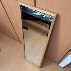 無印良品 壁に付けられる家具ミラーの画像