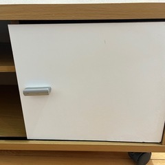 テレビ台の画像