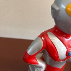 ウルトラマン貯金箱の画像