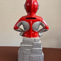ウルトラマン貯金箱の画像