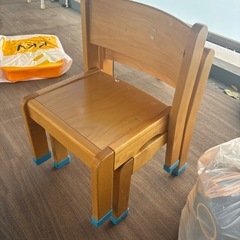 子ども椅子木製の画像