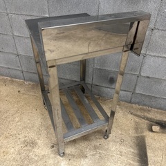 ステンレス　調理台サーバなど　幅43cm 高さ90cmの画像