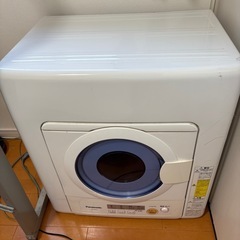 衣類乾燥機、台座セットの画像