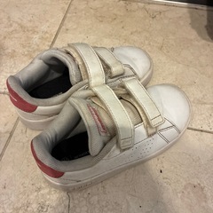 女児スニーカー4足譲ります　15センチ、16センチ、17.5センチの画像