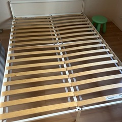ダブルサイズベッドフレーム&スプリングマットレスの画像