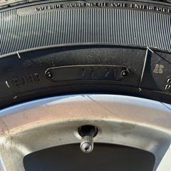 アルファード30系　後期　純正タイヤ　215/65/r16
の画像