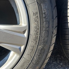 アルファード30系　後期　純正タイヤ　215/65/r16
の画像