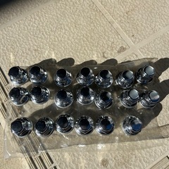 アルファード30系　後期　純正タイヤ　215/65/r16
の画像