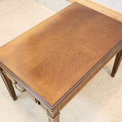 人気のmaruni(マルニ)地中海ROYAL(ロイヤル)シリーズのサイドテーブルです！アンティーク調のクラシカルなデザインでエレガントさと高級感が漂います☆便利な引出し付です♪の画像