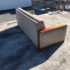 定型文には返信しません　3人掛けソファの画像