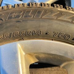 ① スタッドレス 155/65R14 東北6県無料配送対応‼️爆安超バリ溝❗ 国産ブリジストン VRX ❗ アルミ付き 国産 タイヤ !!　スタットレス　軽自動車　軽の画像