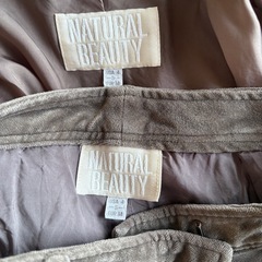 ナチュラルビューティー ベロアパンツスーツ Sの画像