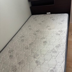 【連結可】シングルベッド2台　引き出し　コンセント　照明付きの画像