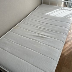 【バラ売り可】ベッド5点セット(ベッドフレーム、マットレス、敷布団、掛け布団、枕　※シーツなし)【12/20〜25のみお渡し可】の画像