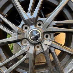 ※購入者決まりました)205/60R16    ステップワゴン　スタッドレスタイヤ　ダンロップウインターマックス の画像