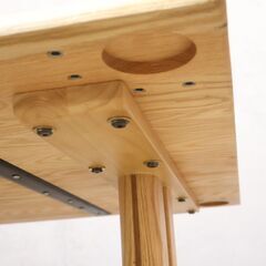 ACTUS(アクタス)で取り扱われているLINK(リンク) オーク材 ダイニングテーブル。ナチュラルな質感とシンプルなデザインは置く場所を選ばず、北欧スタイルやカフェスタイルなどにおススメの食卓です♪の画像