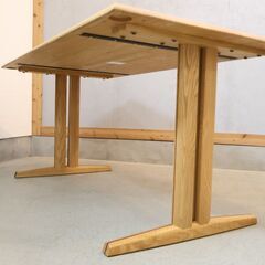 ACTUS(アクタス)で取り扱われているLINK(リンク) オーク材 ダイニングテーブル。ナチュラルな質感とシンプルなデザインは置く場所を選ばず、北欧スタイルやカフェスタイルなどにおススメの食卓です♪の画像