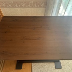 【ニトリ】昇降テーブルの画像