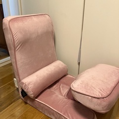 ニトリ ゲーミング座椅子 ローズの画像