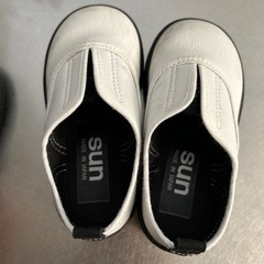 キッズスニーカーの画像