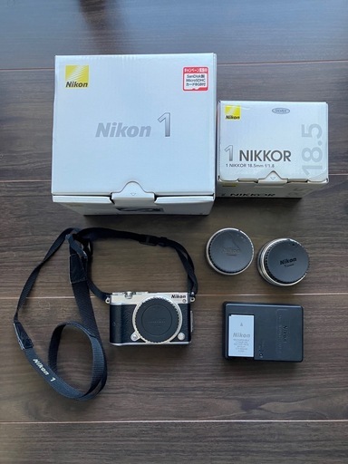 【値下げ)Nikon1 J5 ミラーレス一眼 ダブルキットレンズ ※動作確認済み