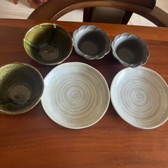 小皿と小鉢２枚づつの画像