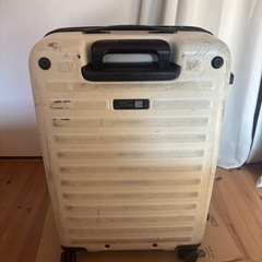 LOJELスーツケース　cuboM 
　の画像