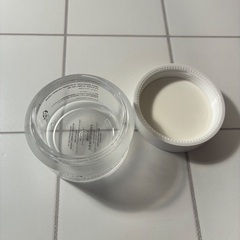 アヌア　クリーム　空き容器の画像