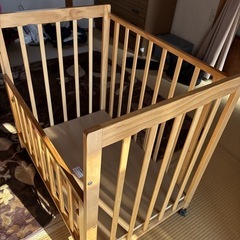 ハピネス　ベビーベッドの画像