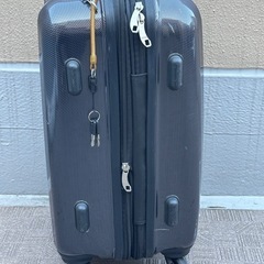 キャリーケースの画像